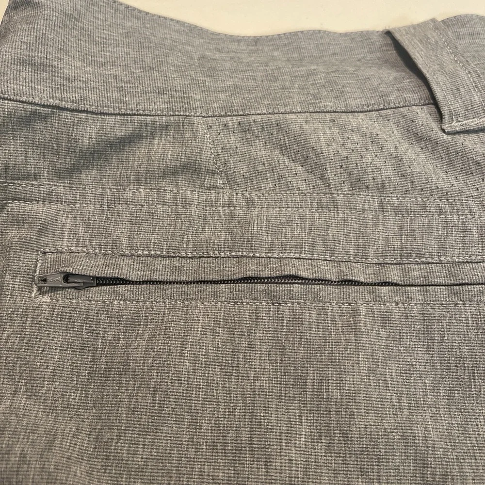 Huk‎ Beacon Short Mens 2XL 40x8 Grey Performance Stretch Fishing Quick Dry